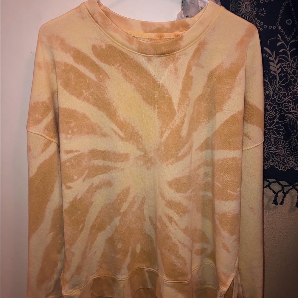 tie dye sweatshirt